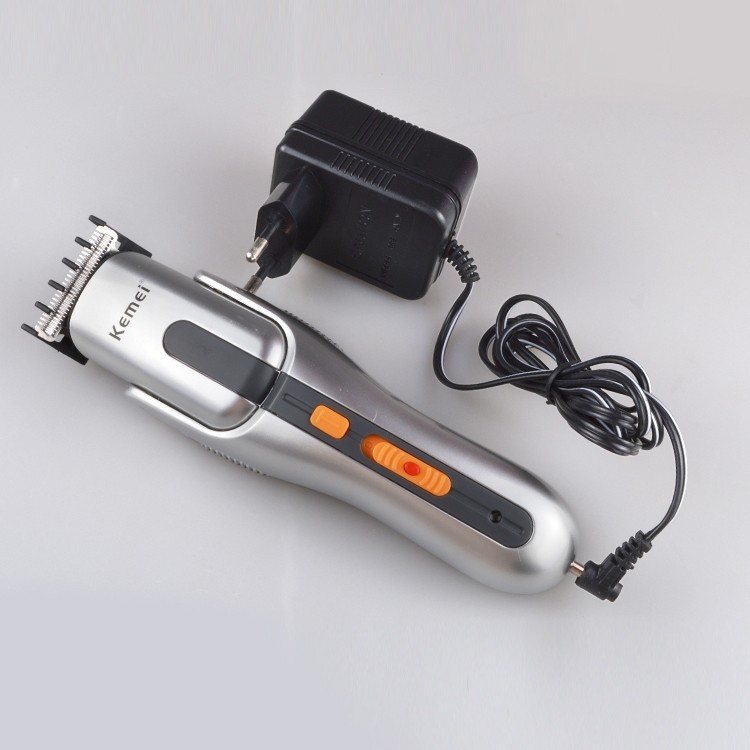 ماكينة حلاقة كهربائية متعددة الوظائف 5 في 1قابلة للشحن Kemei KM-680A